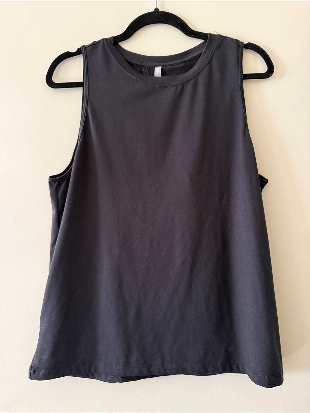 Fabletics Black Performance Scoop-Neck Tank with Back Cut-Out